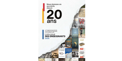 Le texte en français dit : « Nous donnons vie aux récits depuis 20 ans. » En fond, à gauche, on aperçoit des couvertures de livres et le « Catalogue des enseignants 2026 ».