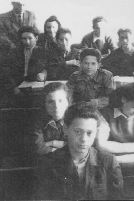 Philip (third row) in the Peretz school after the war. Lodz, circa 1946.