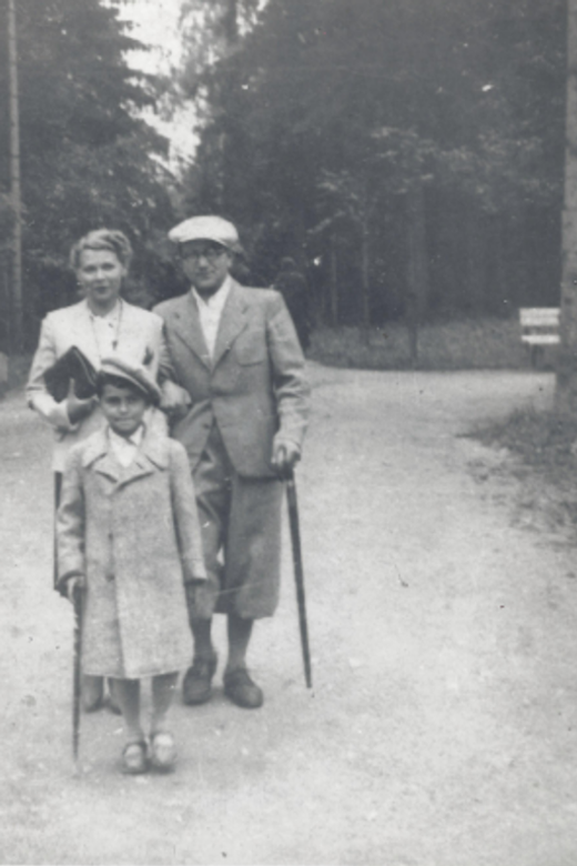 Ed with his parents in Katowice, circa 1938.